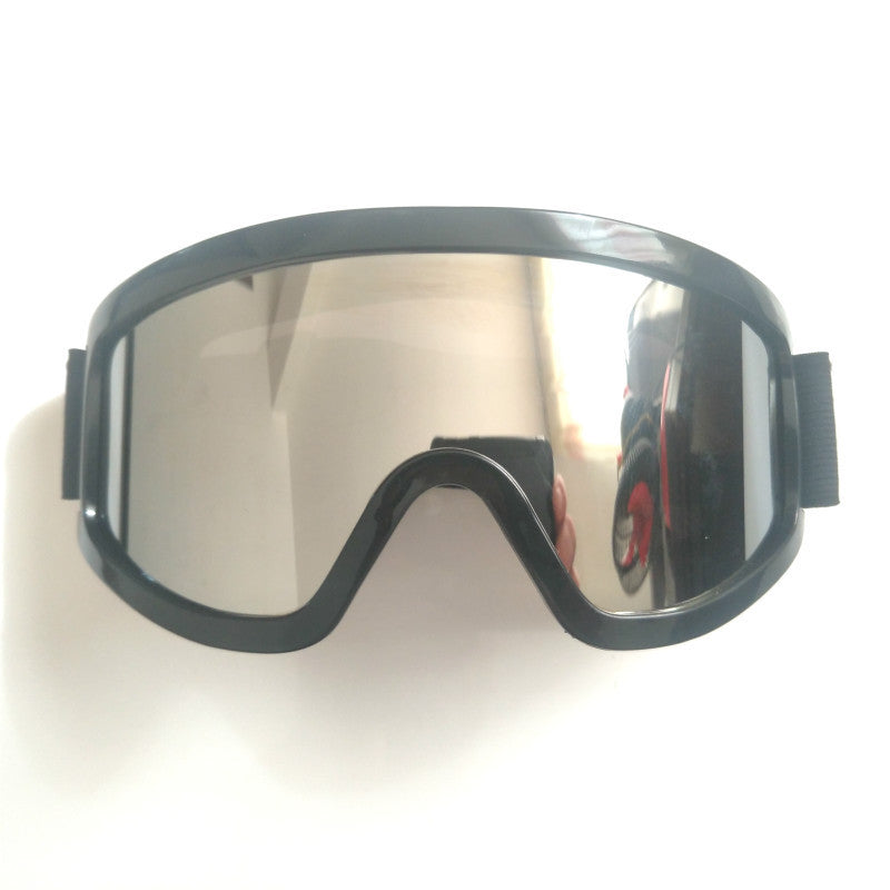 Impact-Resistant Ski Goggles with Dust Protection and Eye Mask Design