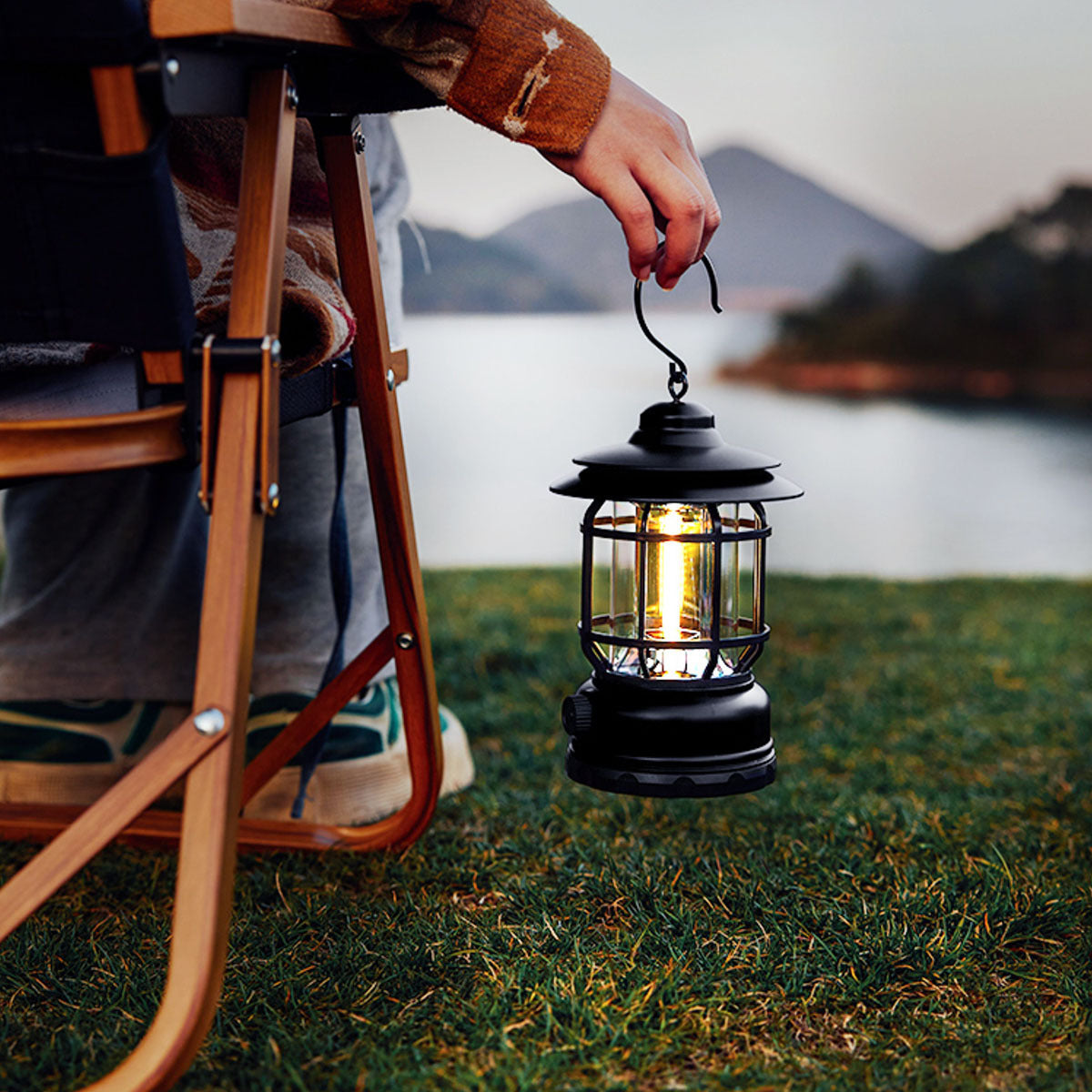 Retro Outdoor Revolving Camping Lantern Rechargeable Portable Lamp
