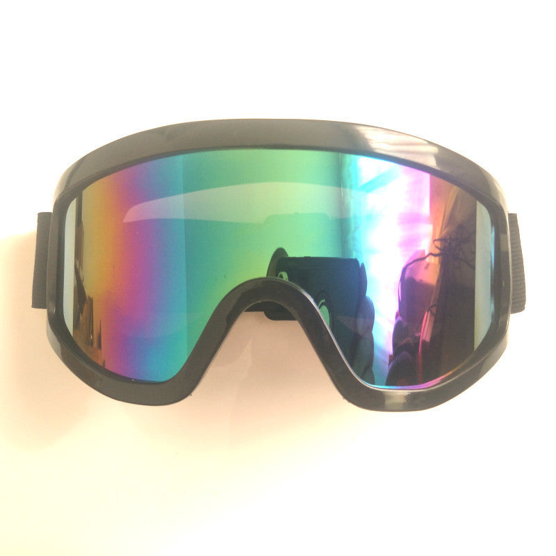 Impact-Resistant Ski Goggles with Dust Protection and Eye Mask Design